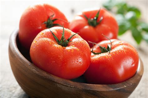 Чем подкормить помидоры чтобы они были сладкими?